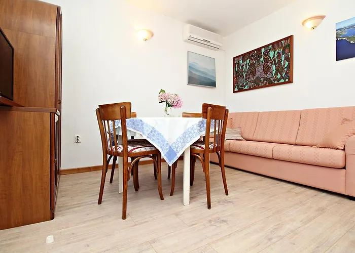 Filipi Apartment
