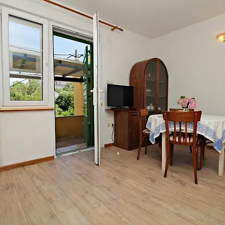 Filipi Apartment