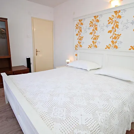 Apartment Filipi Sali
